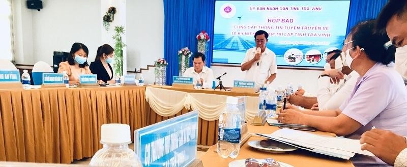 Ông Lê Thanh Bình, Phó chủ tịch UBND tỉnh Trà Vinh phát biểu tại buổi Họp báo chiều 18/4.