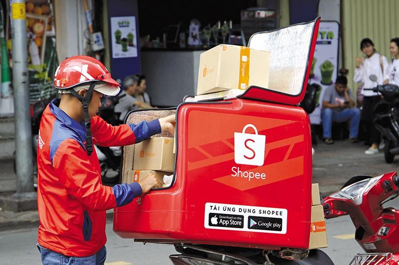 Shopee còn được YouGov công bố đứng trong top 3 Thương hiệu tốt nhất Việt Nam năm 2021, nhưng kết quả kinh doanh vẫn lỗ. Ảnh: Lê Toàn