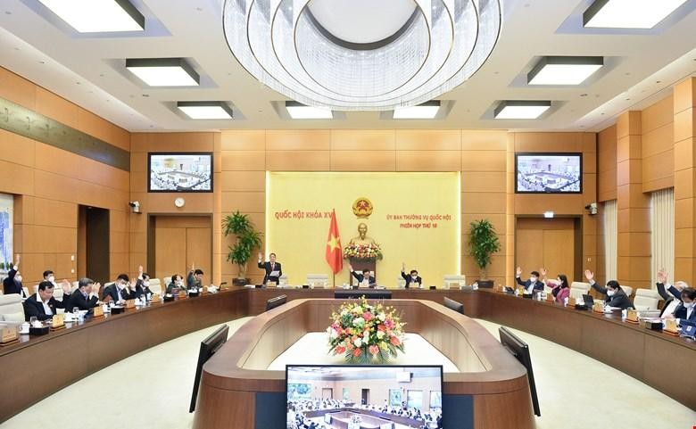 Ủy ban Thường vụ Quốc hội biểu quyết, thống nhất bổ sung Dự thảo Nghị quyết của Quốc hội về thí điểm một số cơ chế, chính sách đặc thù để phát triển tỉnh Khánh Hòa vào Chương trình xây dựng luật, pháp lệnh năm 2022.