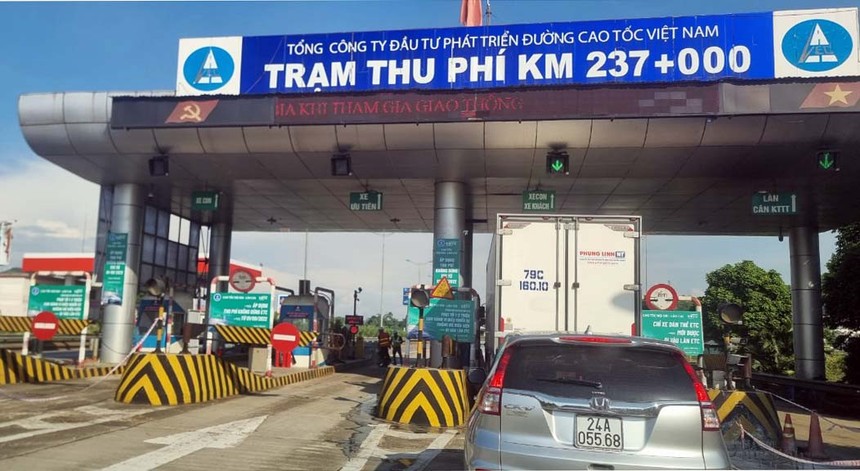 Một trạm thu phí trên cao tốc Nội Bài - Lào Cai.