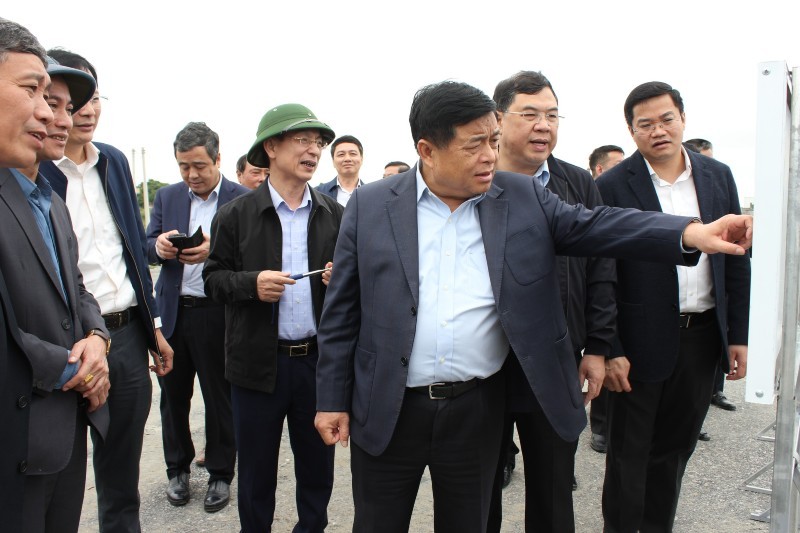 Thực hiện chỉ đạo của Thủ tướng Chính phủ, Bộ trưởng Nguyễn Chí Dũng và Tổ công tác số 4 đã đi thực địa, kiểm tra, đốc thúc tình hình thực hiện các dự án đầu tư công.