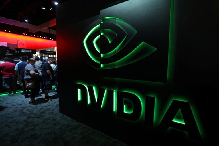 Giá trị vốn hóa thị trường của Nvidia đang ngắm mốc 975 tỷ USD sau những đợt tăng giá cổ phiếu mạnh mẽ. Ảnh: AFP