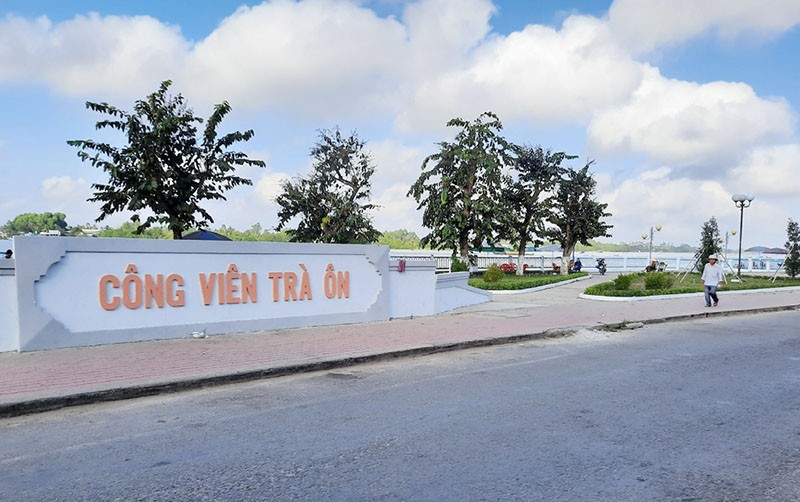 Bờ kè công viên thị trấn Trà Ôn, huyện Trà Ôn, tỉnh Vĩnh Long (Ảnh minh họa)