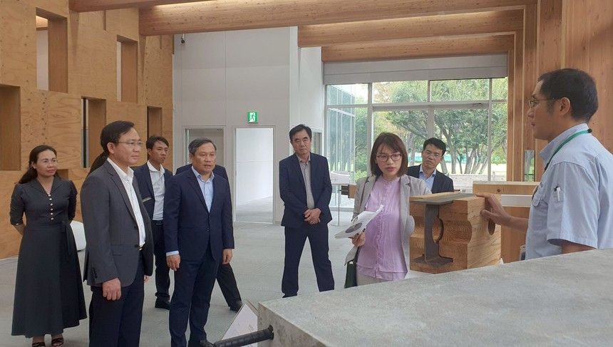 Đoàn công tác tỉnh Quảng Bình đã đến thăm Viện nghiên cứu Tsukuba của Tập đoàn lâm nghiệp Sumitomo (Nhật Bản). Ảnh: Ngọc Mai