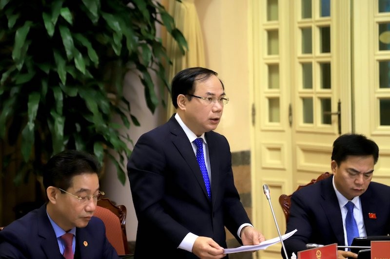 Thứ trưởng Bộ Xây dựng Nguyễn Văn Sinh giới thiệu những điểm mới của Luật Kinh doanh bất động sản.