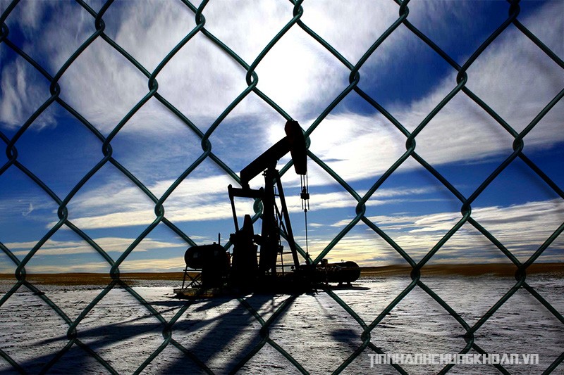 U ám giá dầu, OPEC lâm thế bí