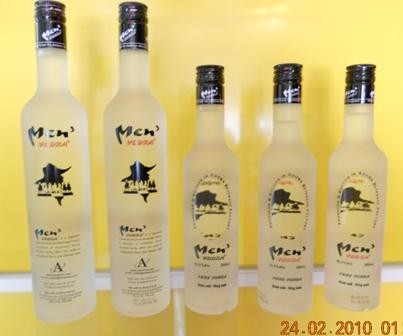 Hàng ngàn chai rượu Men’s Vodka bị làm nhái: Chế tài nhẹ, doanh nghiệp vô tư làm bậy