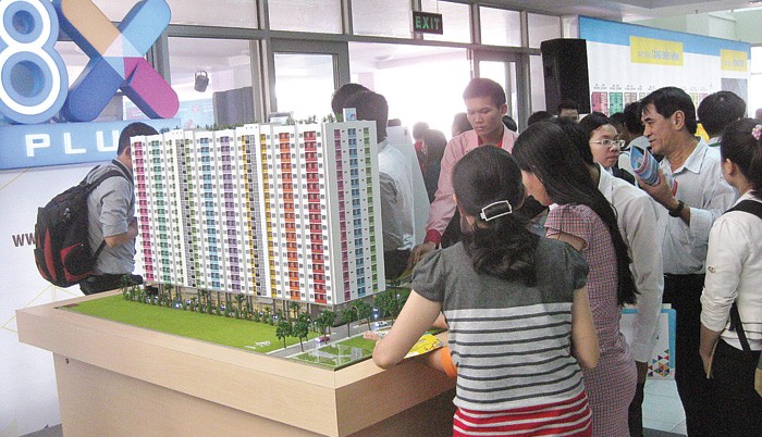 Đông đảo khách hàng tìm hiểu Dự án 8X Plus của Hưng Thịnh tại Triển lãm bất động sản 2014