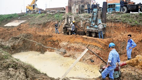Đã 9 lần Vinaconex phải xử lý sự cố vỡ đường ống cấp nước cho Hà Nội