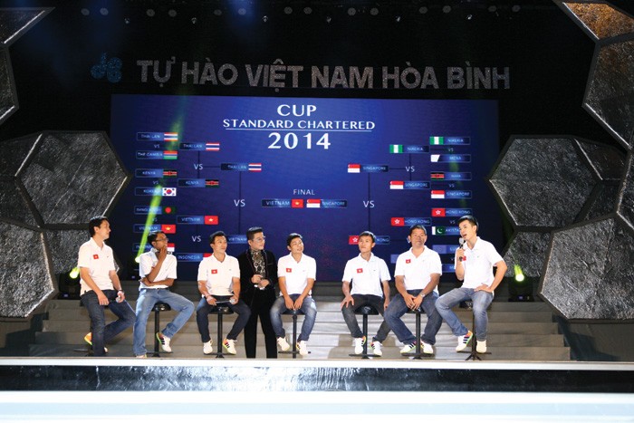 Đội bóng Futsal Hòa Bình giành chức Vô địch trong lần đầu Việt Nam tham dự Giải Cup Standard Chartered 2014