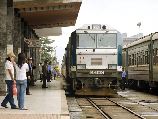 Đường sắt Việt Nam hợp tác với FPT triển khai hệ thống bán vé điện tử