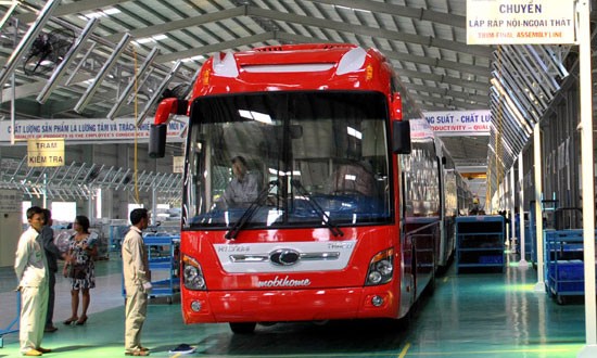 Thaco ra mắt hàng loạt xe bus mới