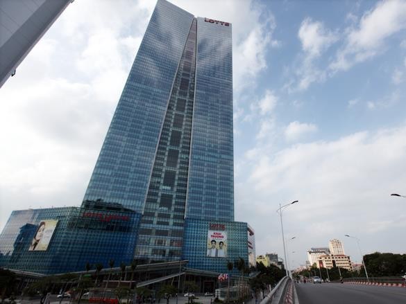 Một tháng trước đây, Lotte đã khai trương tòa nhà Lotte Center, cao thứ hai ở Hà Nội