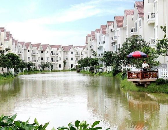 Biệt thự Vinhomes Riverside là một trong những mục tiêu hướng đến của những người có tiền tại Hà Nội.