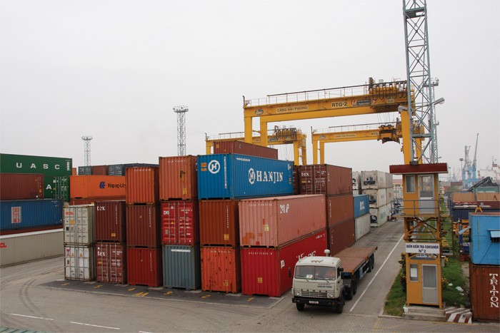 Chi phí logistics quá lớn làm giảm sức cạnh tranh 
của DN Việt