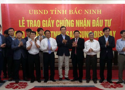 Bắc Ninh trao giấy chứng nhận cho nhà đầu tư Samsung