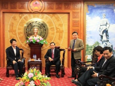 Ông Nguyễn Đức Quyền (ngồi bên phải), Phó chủ tịch UBND tỉnh Thanh Hóa tiếp Chủ tịch Công ty Wecan Global