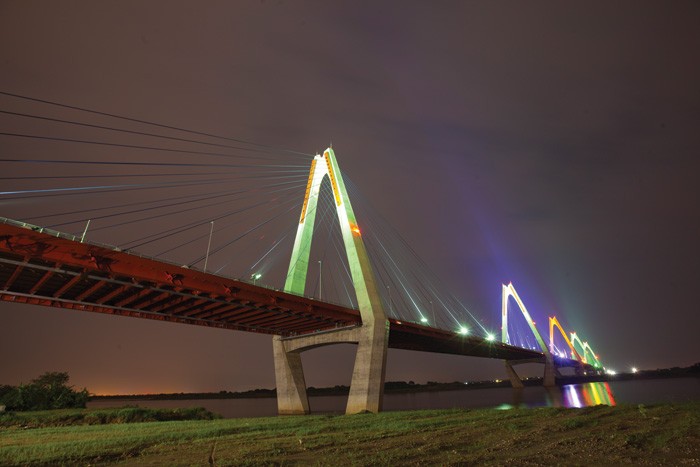 Cầu Nhật Tân đã cơ bản hoàn thành vào giữa tháng 11/2014