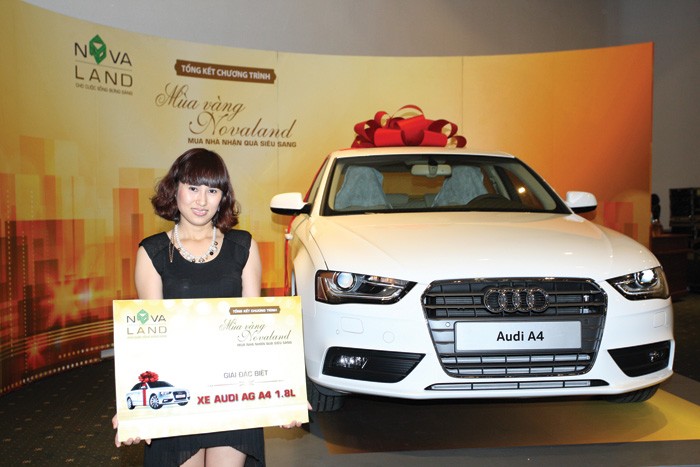 Chị Nguyễn Thị Vân - khách hàng may mắn nhất sở hữu chiếc xe Audi trị giá 1,6 tỷ đồng
