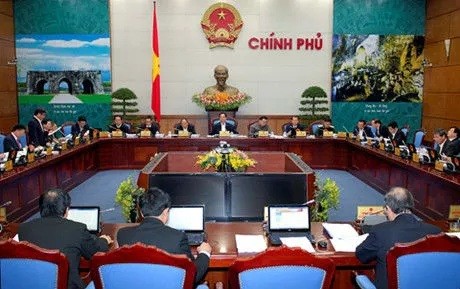 Tại phiên họp Chính phủ, Thủ tướng Nguyễn Tấn Dũng chỉ đạo, không để xảy ra tình trạng thiếu hàng, sốt giá