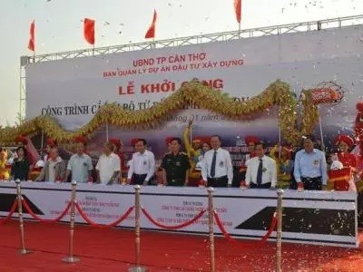 Lễ khởi công công trình cầu đi bộ từ Bến Ninh Kiều qua cồn Cái Khế