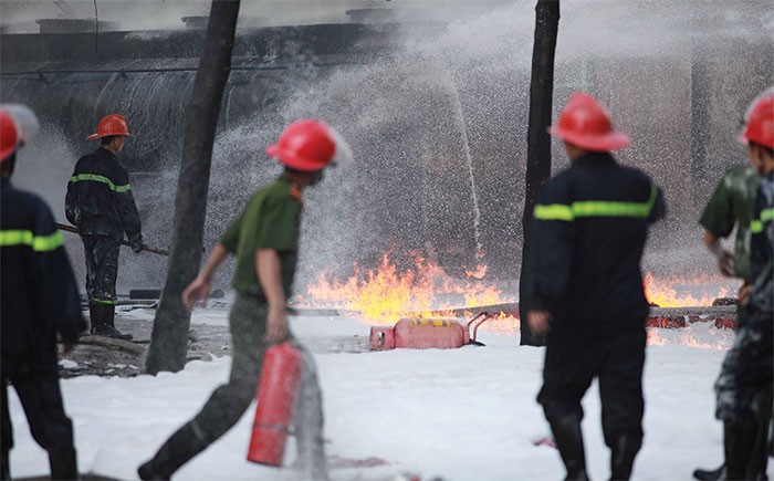 Các nhà tái bảo hiểm quốc tế bắt đầu thắt chặt điều kiện nhận tái sau nhiều vụ cháy nổ liên tiếp xảy ra