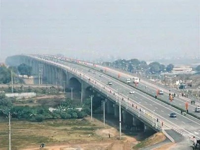 Cầu Thanh Trì trên địa bàn Hà Nội, một công trình được xây dựng bằng vốn ODA