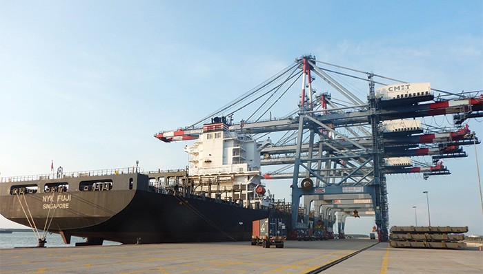 Cảng CMIT đang chuyển mình để trở thành cảng trung chuyển quốc tế trong tuyến vận tải Nội Á - Ảnh: Minh Lý
