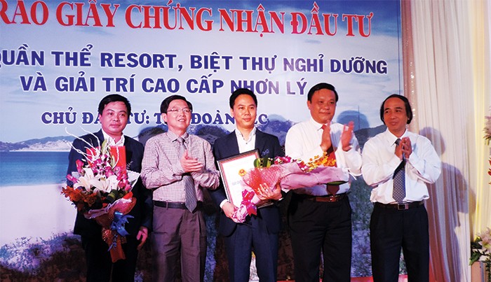 FLC nhận giấy chứng nhận đầu tư vào 
Bình Định 