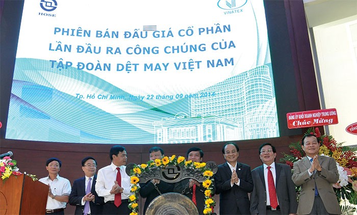 Đợt IPO của Vinatex đã thu hút hai tập đoàn kinh tế tư nhân là Vingroup và Tập đoàn Đầu tư Phát triển Việt Nam