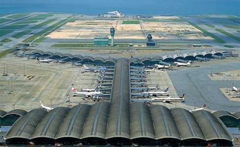 Hình ảnh một sân bay ở Hồng Kông được ông Trần Đình Bá đưa vào bài viết về Sân bay Long Thành