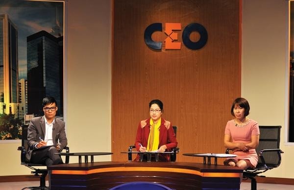 Bà Phan Hương Giang, Tổng giám đốc điều hành Công ty cổ phần Ba cây chổi (ngồi giữa) sẽ là CEO trong tình huống này