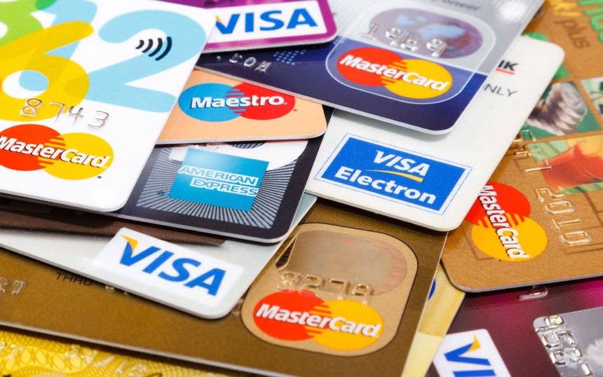 Ngân hàng áp lãi cao “cắt cổ” với thẻ tín dụng