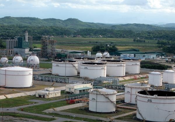 Tồn kho của Nhà máy Lọc dầu Dung Quất tại thời điểm cuối tháng 6/2015 ước khoảng 120.000 m3. Ảnh: Đ.T