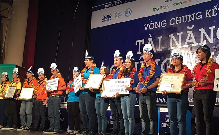 Đại học Hoa Sen đoạt giải nhất cuộc thi “Tài năng chứng khoán 2015”
