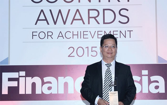Ông Phạm Xuân Anh, Giám đốc khối Ngân hàng đầu tư của BSC nhận giải thưởng
