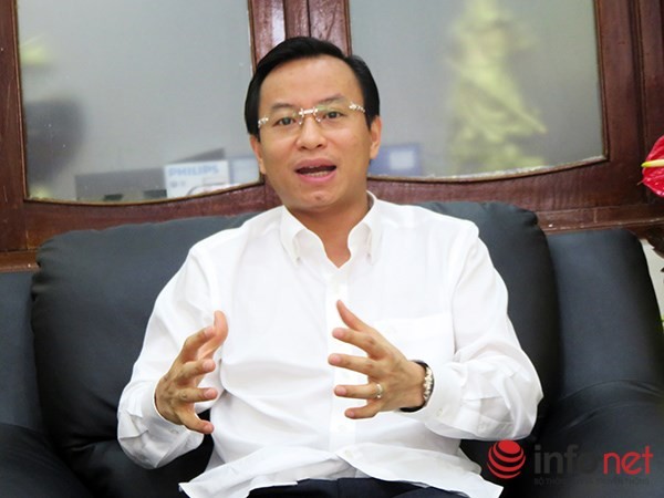 Tân Bí thư Thành ủy Đà Nẵng Nguyễn Xuân Anh trả lời phỏng vấn báo Infonet (Ảnh: HC)