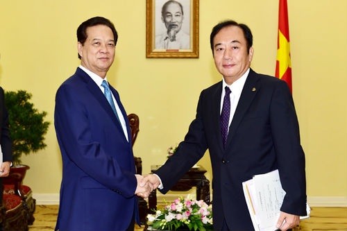 Thủ tướng Nguyễn Tấn Dũng tiếp Tỉnh trưởng tỉnh Saitama (Nhật Bản) Ueda Kiyoshi đang thăm và làm việc tại Việt Nam