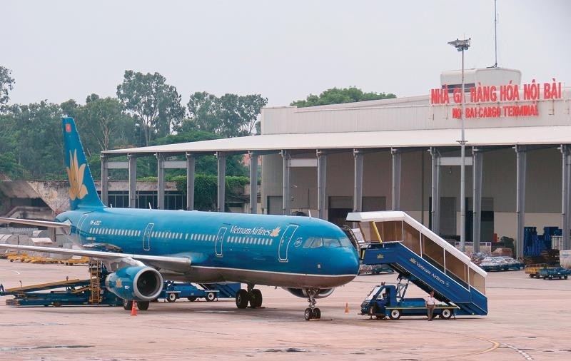 Sân bay Nội Bài là một trong hai “con gà đẻ trứng vàng” của ACV.