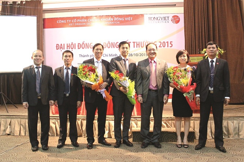 Tại Đại hội cổ đông bất thường diễn ra ngày 28/10, Công ty chứng khoán Rồng Việt đã bổ nhiệm ông Trần Lệ Nguyên vào vị trí Chủ tịch Hội đồng quản trị Công ty