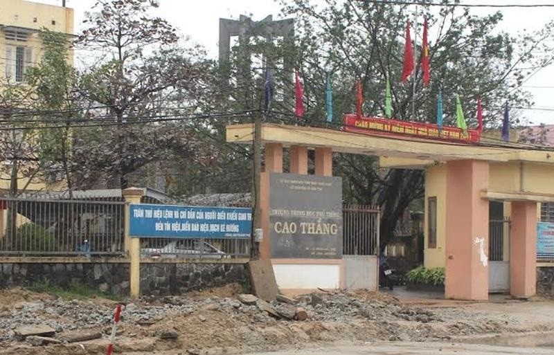 Các hộ dân sinh sống trong khuôn viên Trường THPT Cao Thắng cũng sẽ được dời đi để mở rông khuôn viên trường.