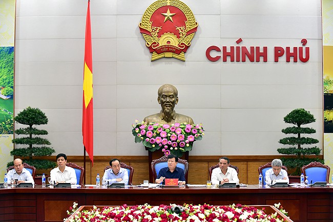 Phó Thủ tướng Trịnh Đình Dũng chủ trì cuộc họp (Ảnh: VGP)