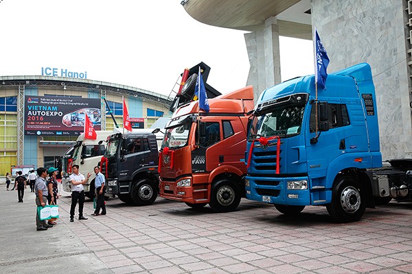 Vietnam AutoExpo những năm gần đây với sự góp mặt của nhiều mẫu xe tải, xe chuyên dụng đến từ Tổng Công ty Máy động lực và Máy nông nghiệp, Công ty FAW – Long Giang, Đông Phong, Tín Quang…