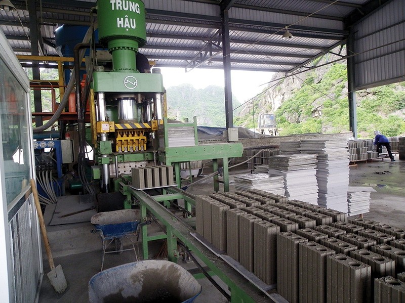 Dây truyền sản xuất gạch không nung bê tông cốt liệu của Trung Hậu tại 
Nhà máy Xuân Thành 