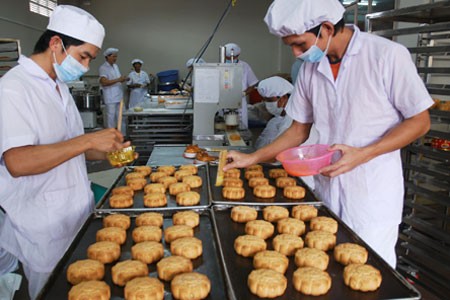 Thị trường bánh Trung thu bắt đầu sôi động ngay từ đầu tháng 7 Âm lịch