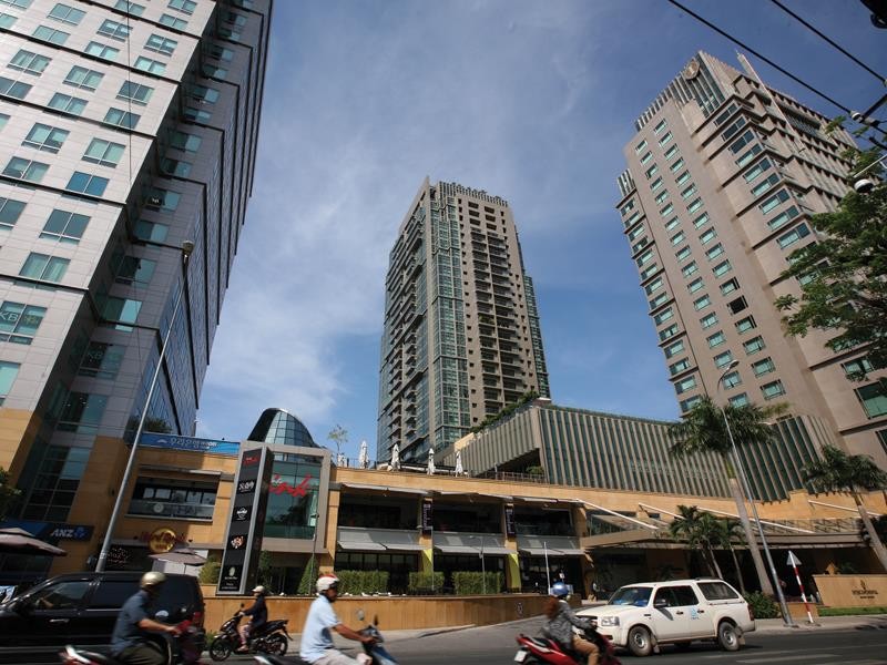Tòa nhà Kumho Asiana Plaza (TP.HCM) vừa được Hãng hàng không Asiana Airlines (Hàn Quốc) bán 50% cổ phần cho đối tác Singapore. Ảnh: Đ.T