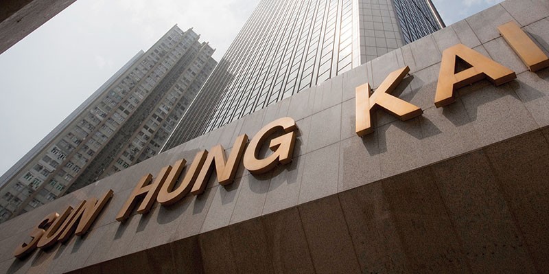 Cổ phiếu của Sun Hung Kai Properties Ltd, 1 trong 3 nhà phát triển bất động sản lớn nhất Hồng Kông giảm hơn 10% trong tháng 11