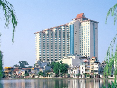 Tập đoàn Khách sạn Pan Pacific(Singapore) đã thực hiện thành công thương vụ đầu tư vào khách sạn Sofitel Plaza Hanoi (số 1 - đường Thanh Niên, quận Ba Đình, Hà Nội)