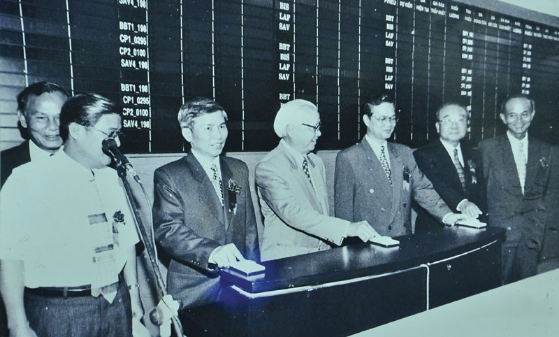 20 năm - dấu ấn khai mở thị trường chứng khoán Việt Nam