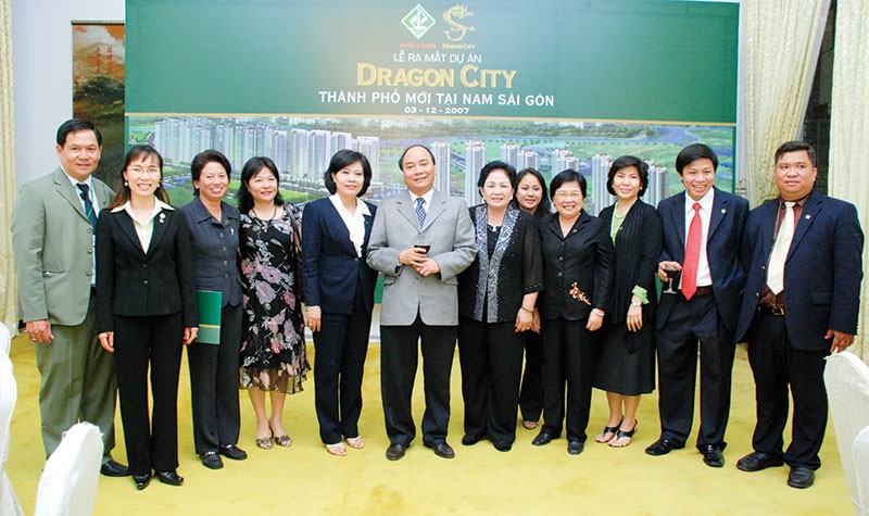 Ông Nguyễn Xuân Phúc chúc mừng sự kiện công bố Khu đô thị Dragon City vào năm 2007
